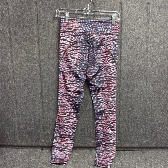 Dynamic Pink and Blue Leggings for Active Wear - Picture 3 of 5